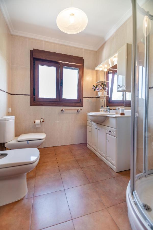 Apartamentos Privados Con Jardin Y Barbacoa Compartida En Ларедо Экстерьер фото