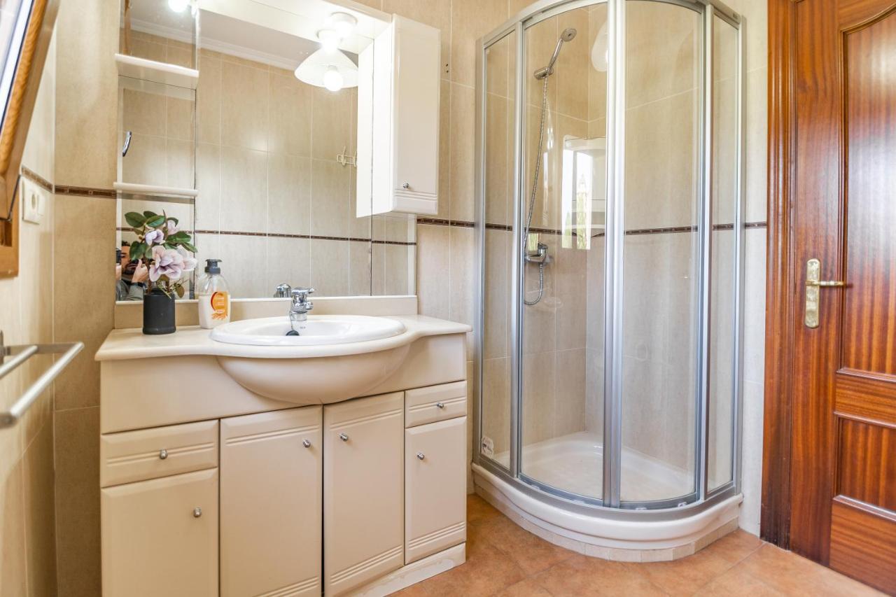 Apartamentos Privados Con Jardin Y Barbacoa Compartida En Ларедо Экстерьер фото